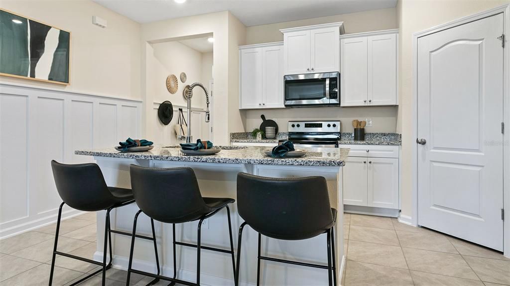 For Sale: $334,990 (2 beds, 2 baths, 1442 Square Feet)