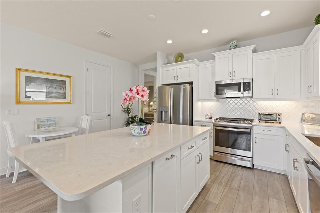 For Sale: $440,000 (2 beds, 2 baths, 1433 Square Feet)