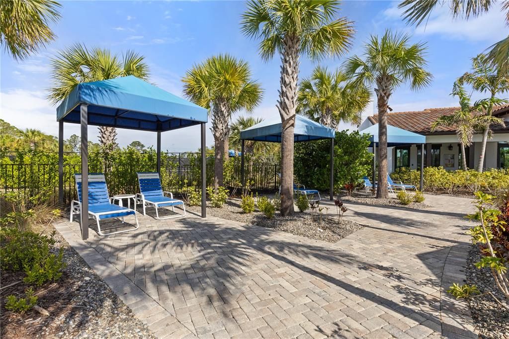 For Sale: $440,000 (2 beds, 2 baths, 1433 Square Feet)