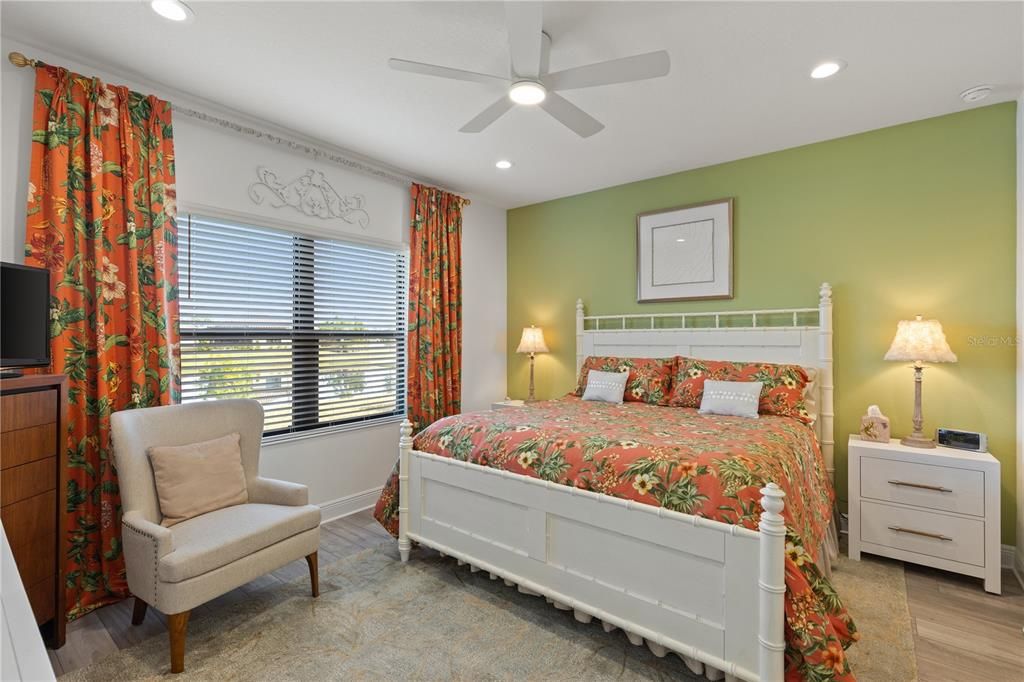 For Sale: $440,000 (2 beds, 2 baths, 1433 Square Feet)