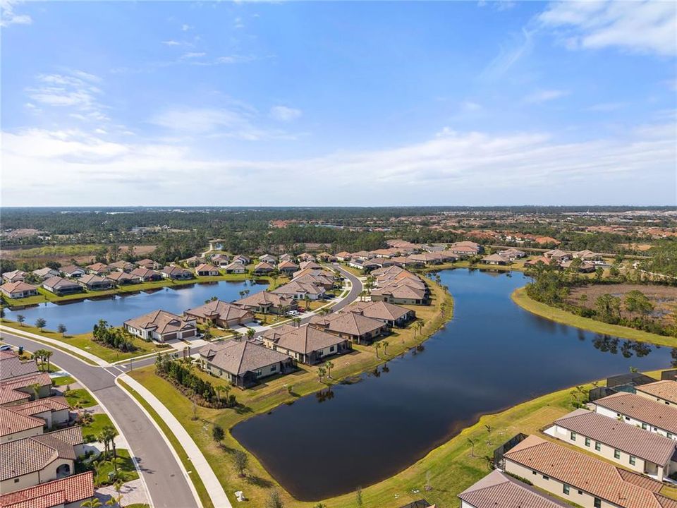 For Sale: $440,000 (2 beds, 2 baths, 1433 Square Feet)