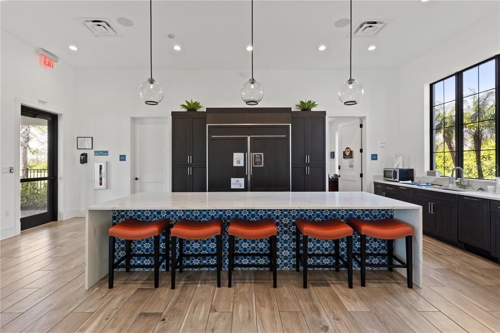 For Sale: $440,000 (2 beds, 2 baths, 1433 Square Feet)