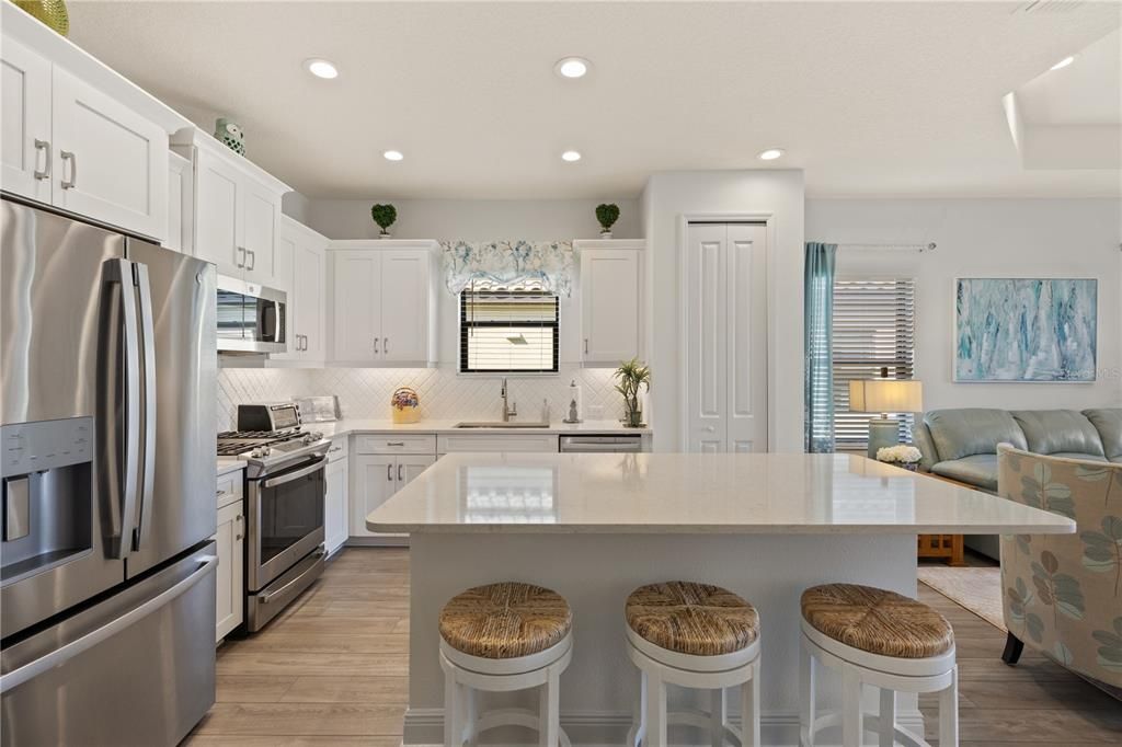 For Sale: $440,000 (2 beds, 2 baths, 1433 Square Feet)