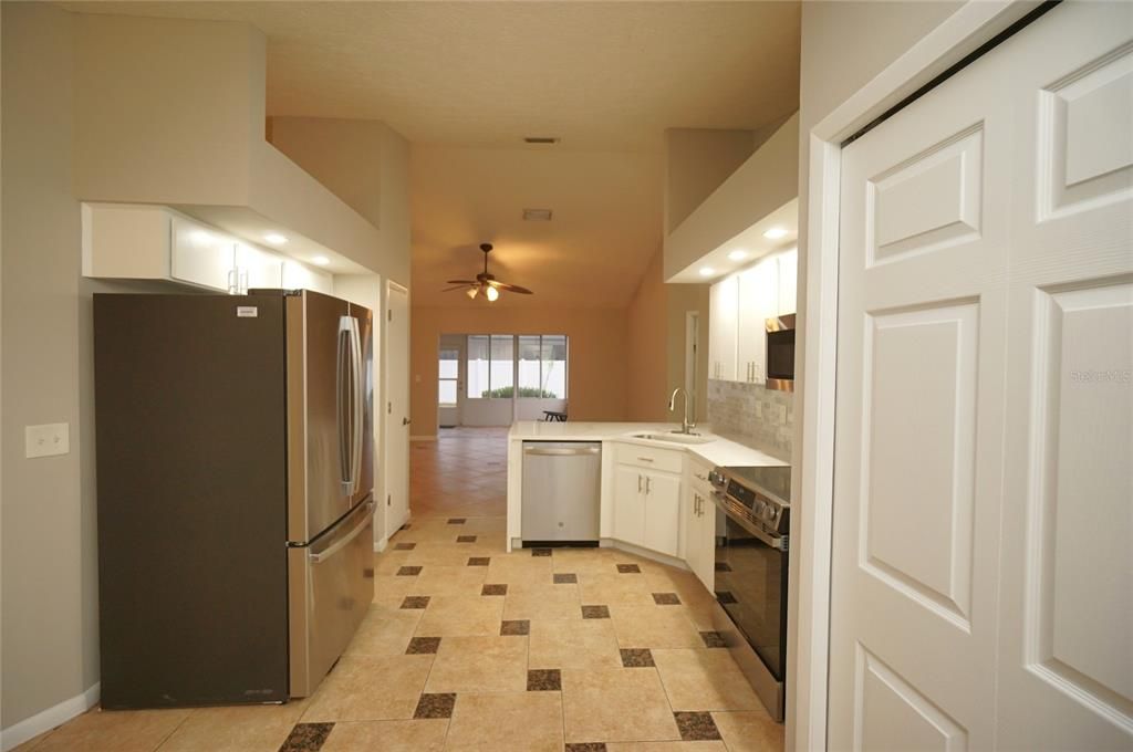 For Rent: $2,545 (3 beds, 2 baths, 2054 Square Feet)