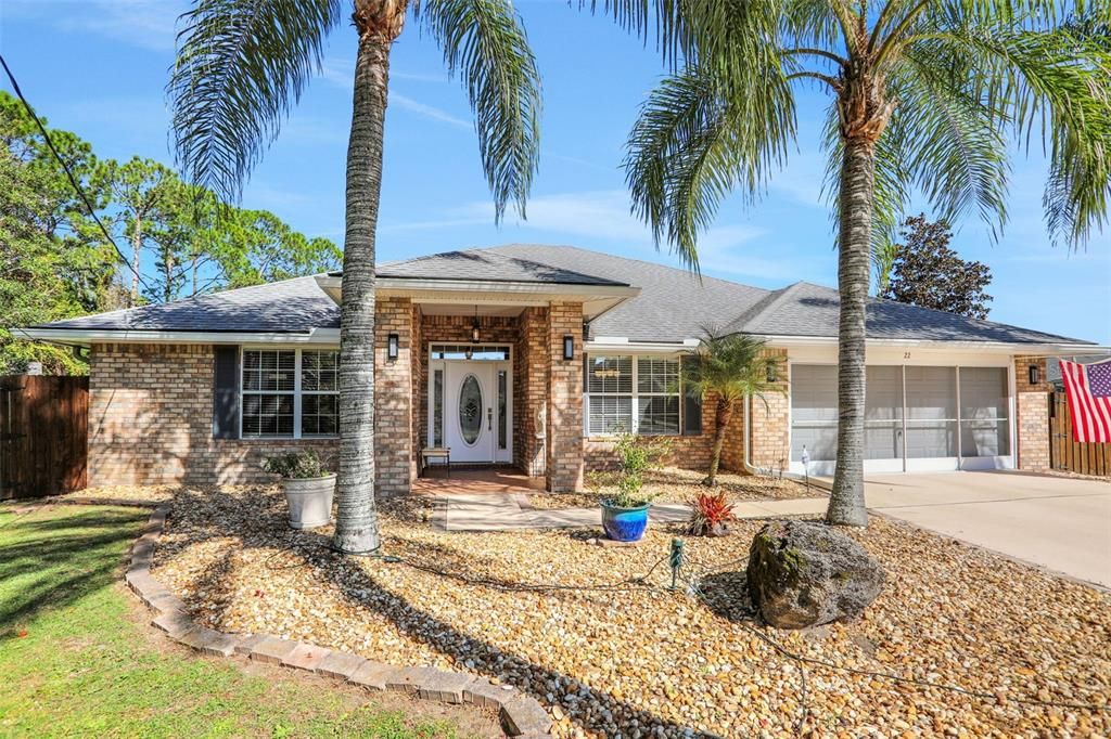 合同活跃: $459,900 (4 贝兹, 3 浴室, 2451 平方英尺)