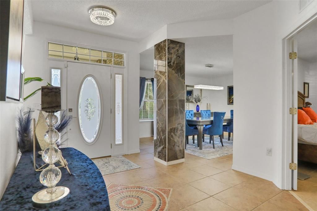 合同活跃: $459,900 (4 贝兹, 3 浴室, 2451 平方英尺)