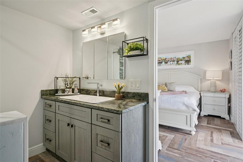 待售: $1,200,000 (3 贝兹, 2 浴室, 1625 平方英尺)