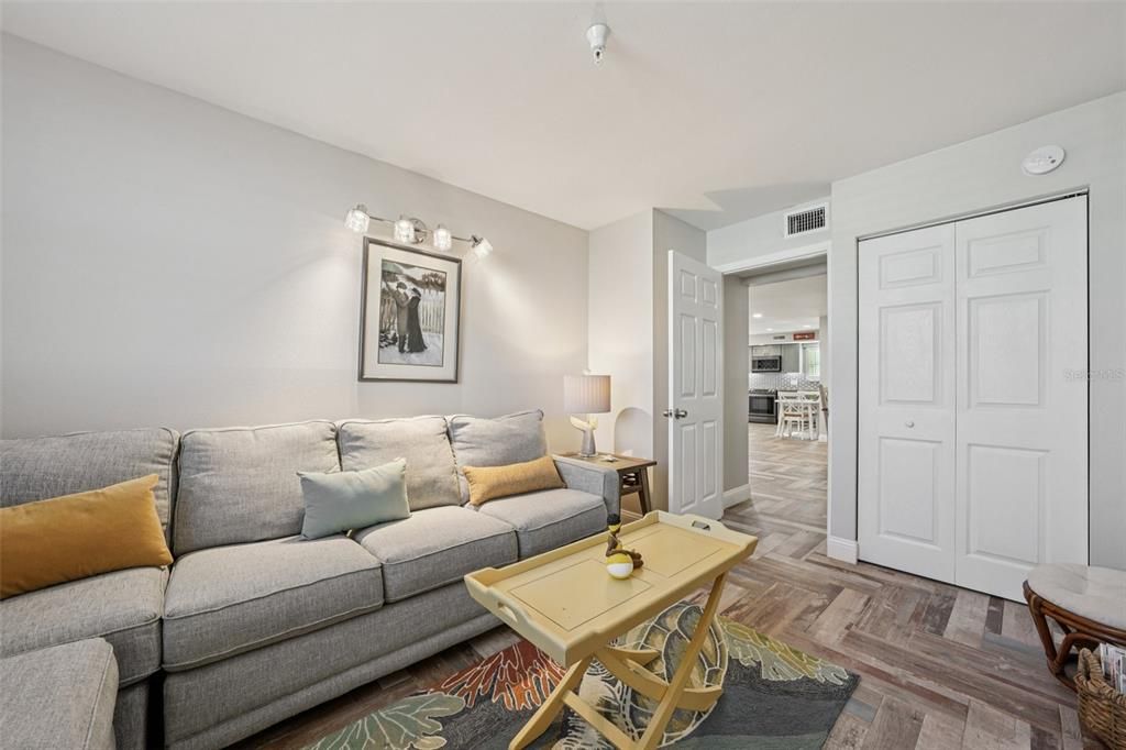 待售: $1,200,000 (3 贝兹, 2 浴室, 1625 平方英尺)