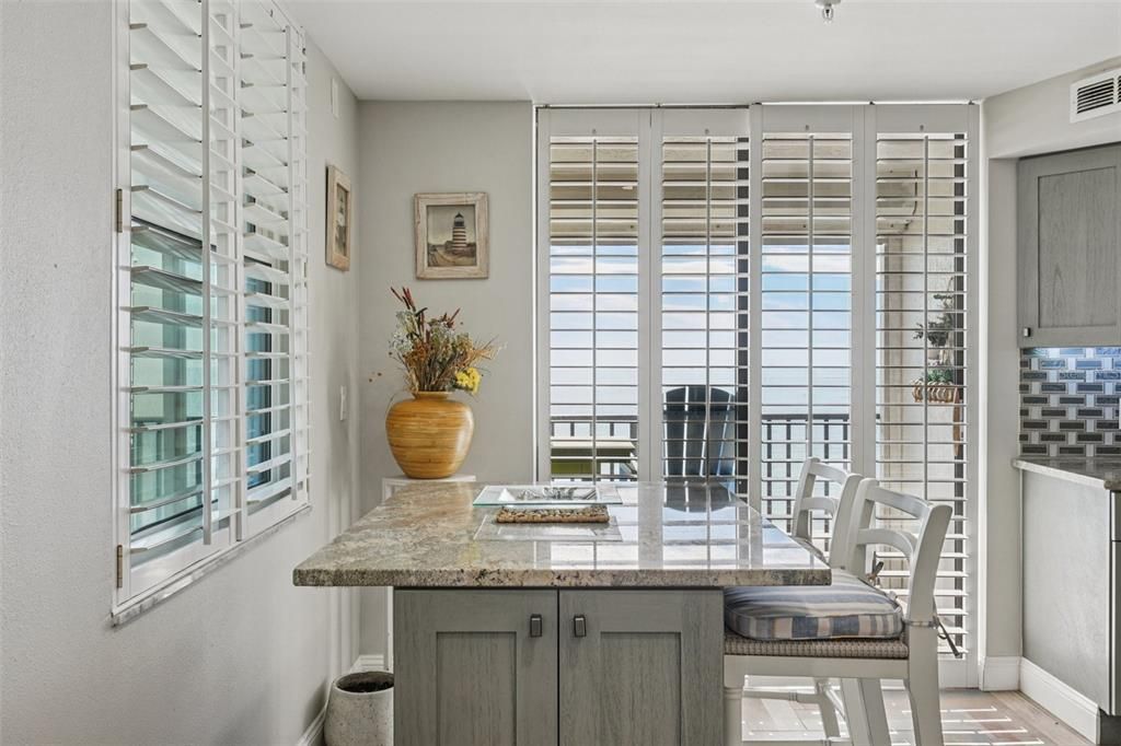 待售: $1,200,000 (3 贝兹, 2 浴室, 1625 平方英尺)