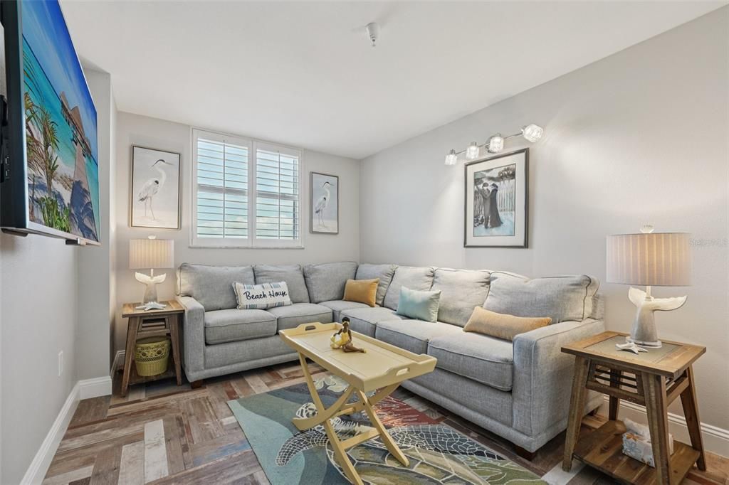 待售: $1,200,000 (3 贝兹, 2 浴室, 1625 平方英尺)