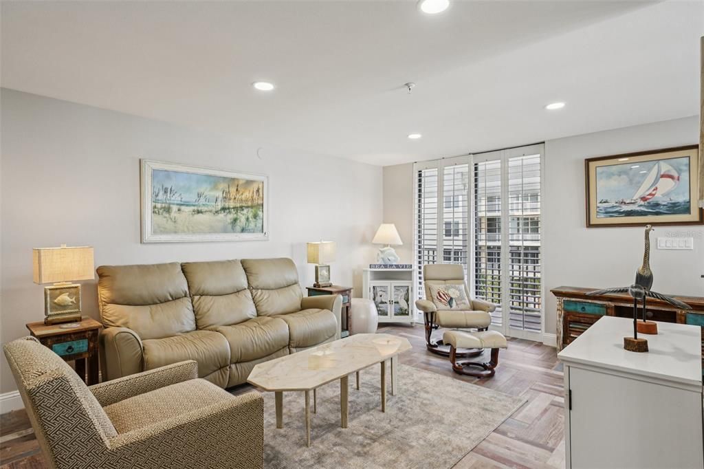 待售: $1,200,000 (3 贝兹, 2 浴室, 1625 平方英尺)