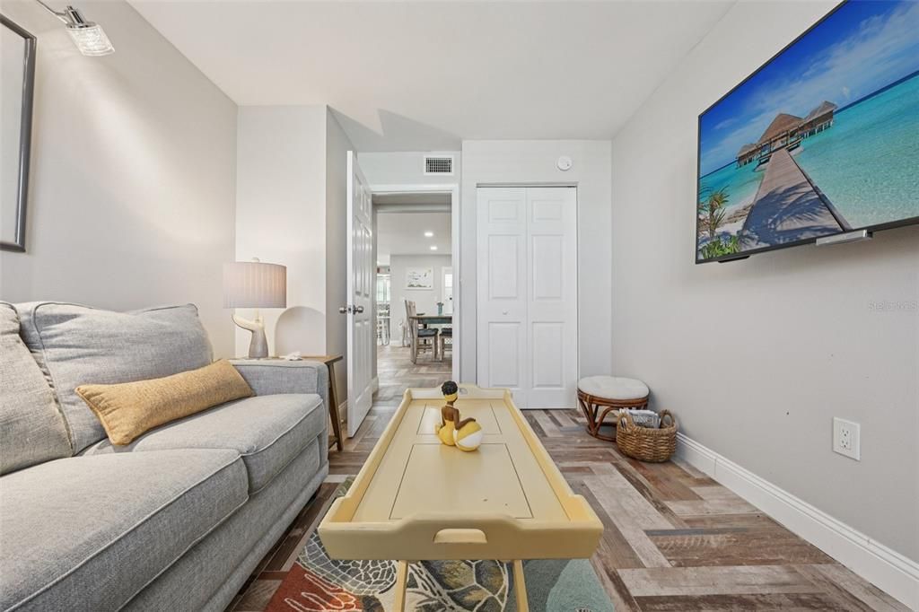 待售: $1,200,000 (3 贝兹, 2 浴室, 1625 平方英尺)