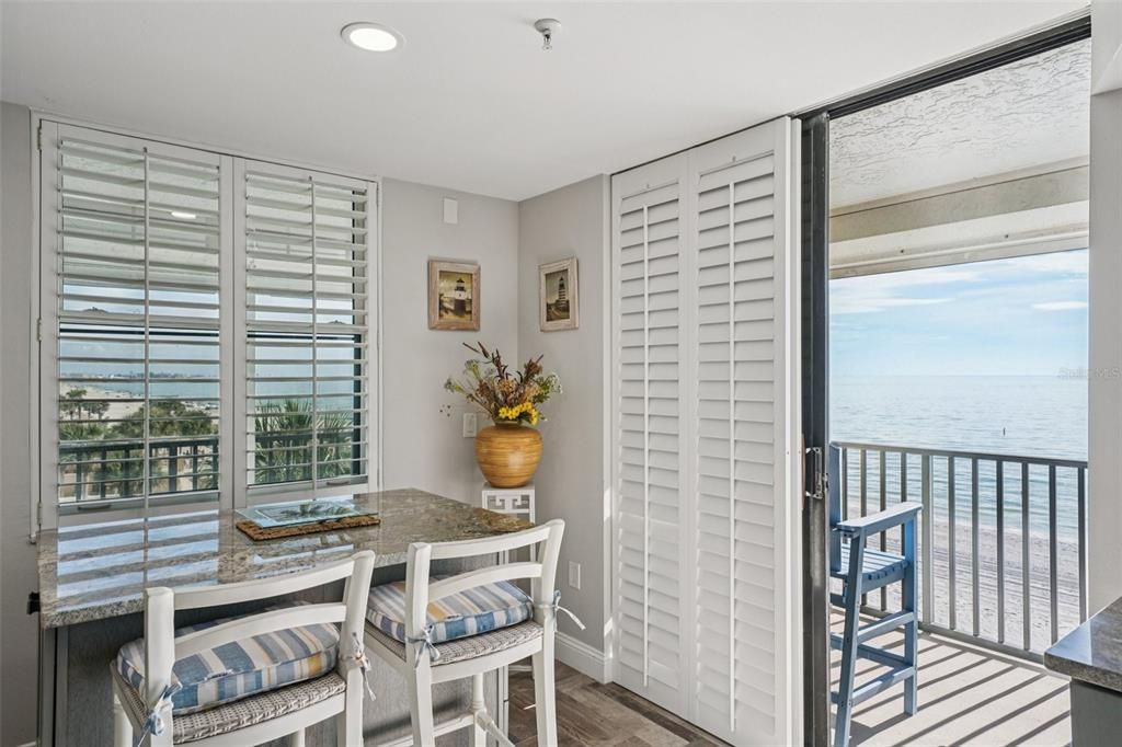 待售: $1,200,000 (3 贝兹, 2 浴室, 1625 平方英尺)