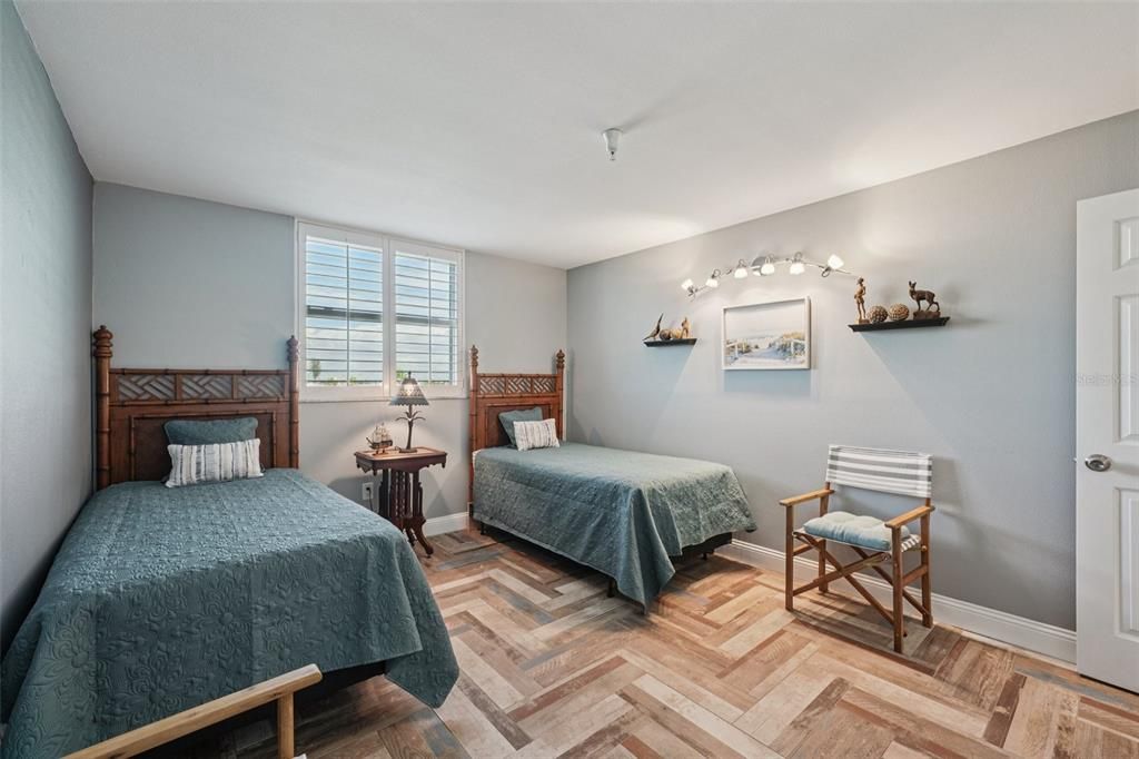 待售: $1,200,000 (3 贝兹, 2 浴室, 1625 平方英尺)