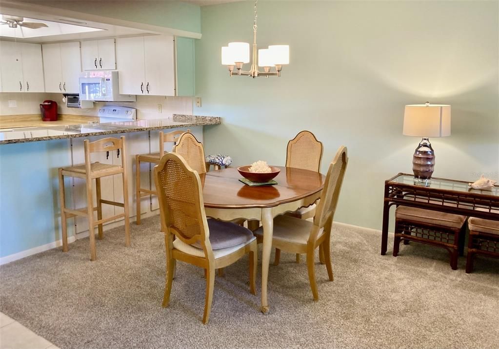 For Rent: $2,800 (2 beds, 2 baths, 1185 Square Feet)