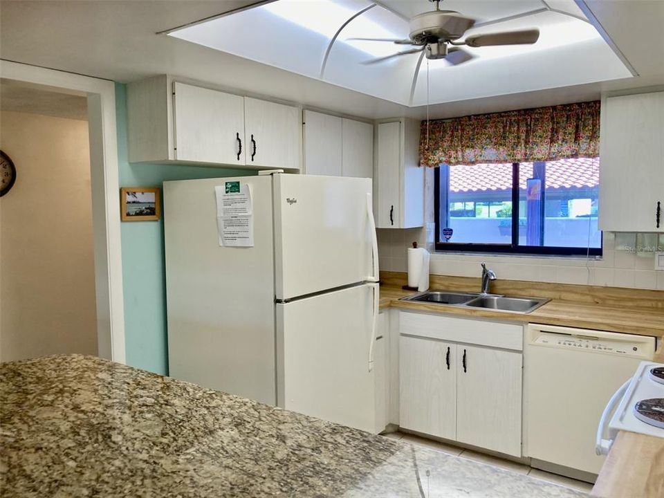 For Rent: $2,800 (2 beds, 2 baths, 1185 Square Feet)