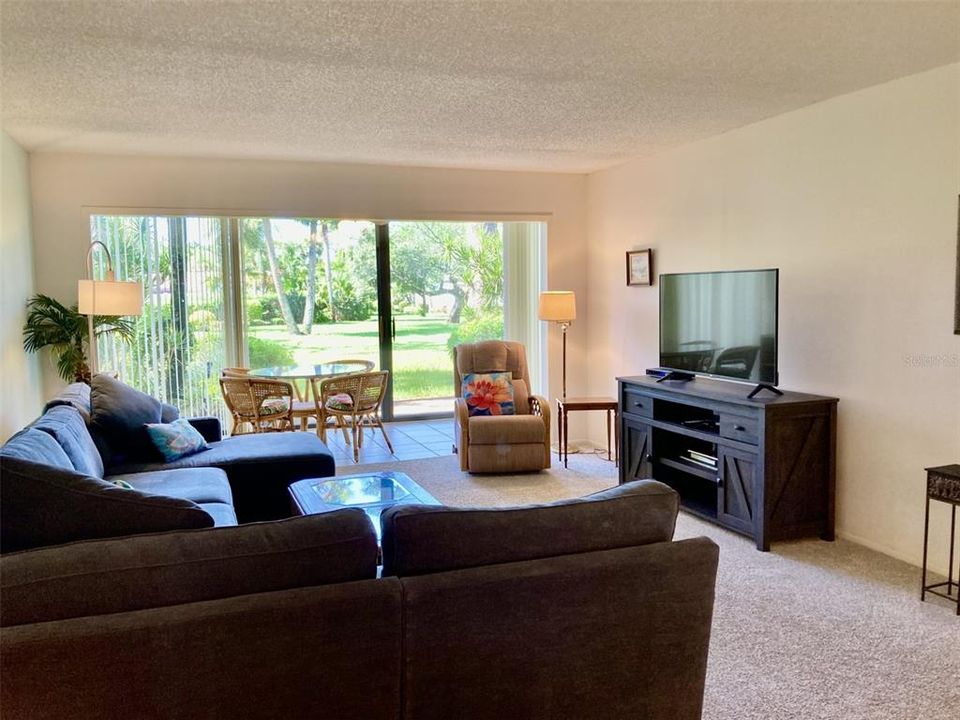 For Rent: $2,800 (2 beds, 2 baths, 1185 Square Feet)