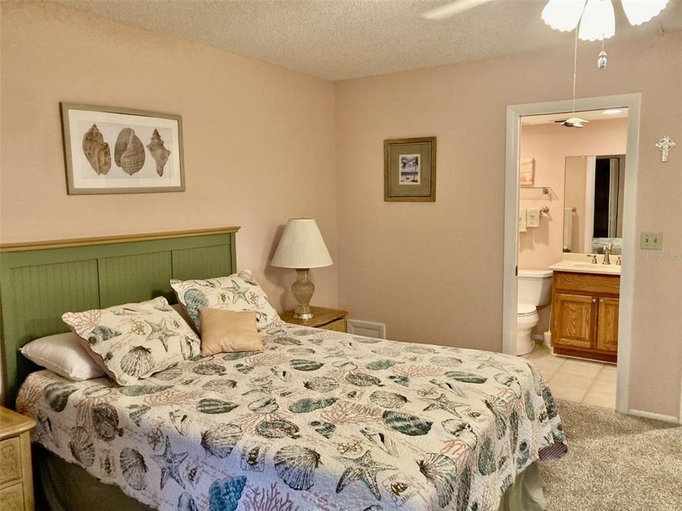 For Rent: $2,800 (2 beds, 2 baths, 1185 Square Feet)