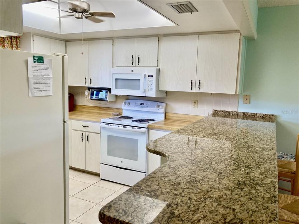 For Rent: $2,800 (2 beds, 2 baths, 1185 Square Feet)