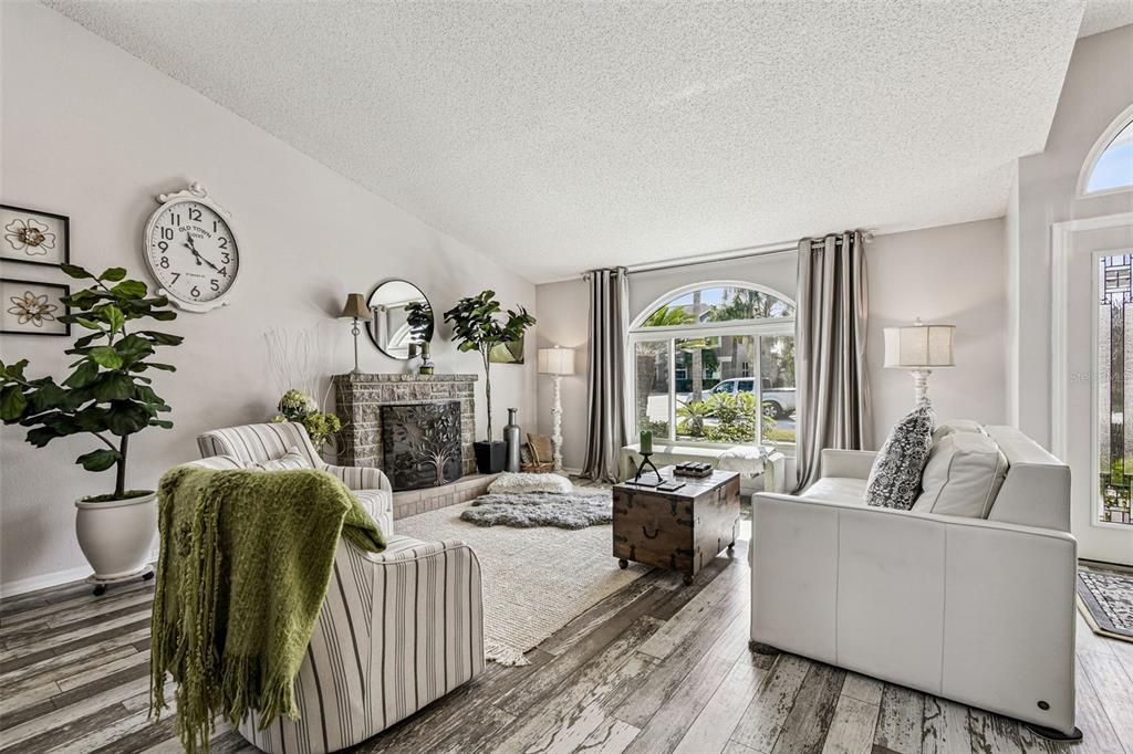 待售: $444,500 (3 贝兹, 2 浴室, 2048 平方英尺)