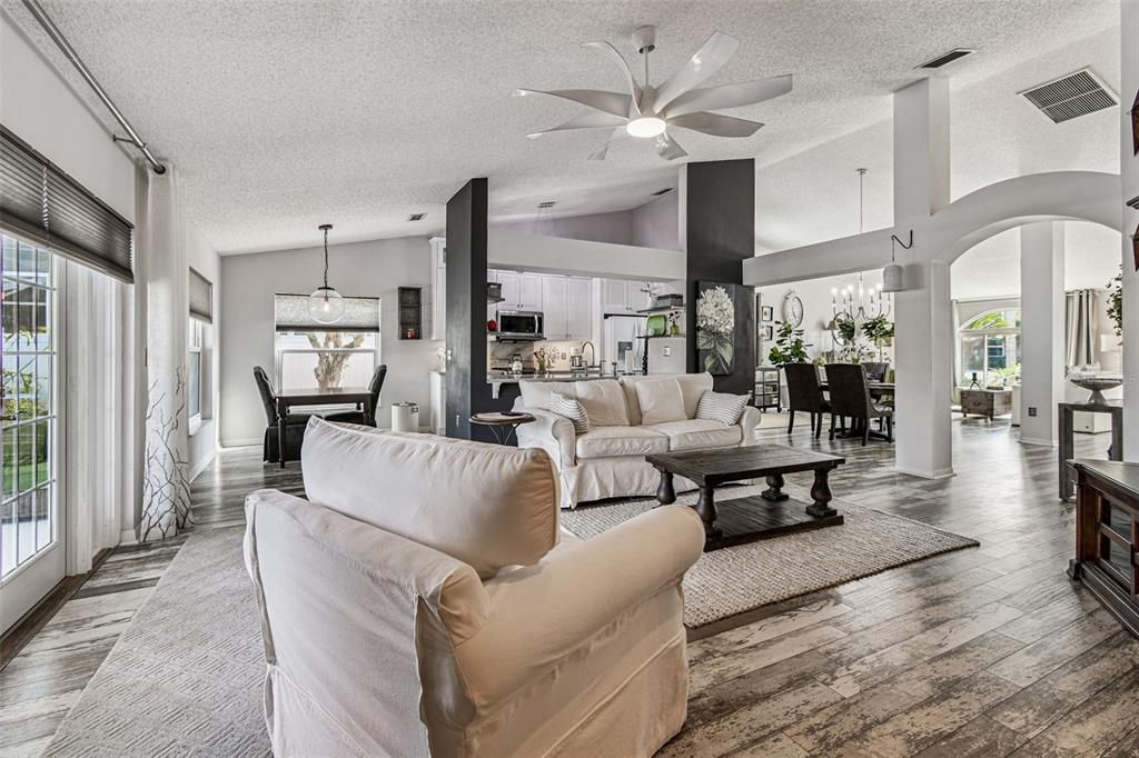 待售: $444,500 (3 贝兹, 2 浴室, 2048 平方英尺)