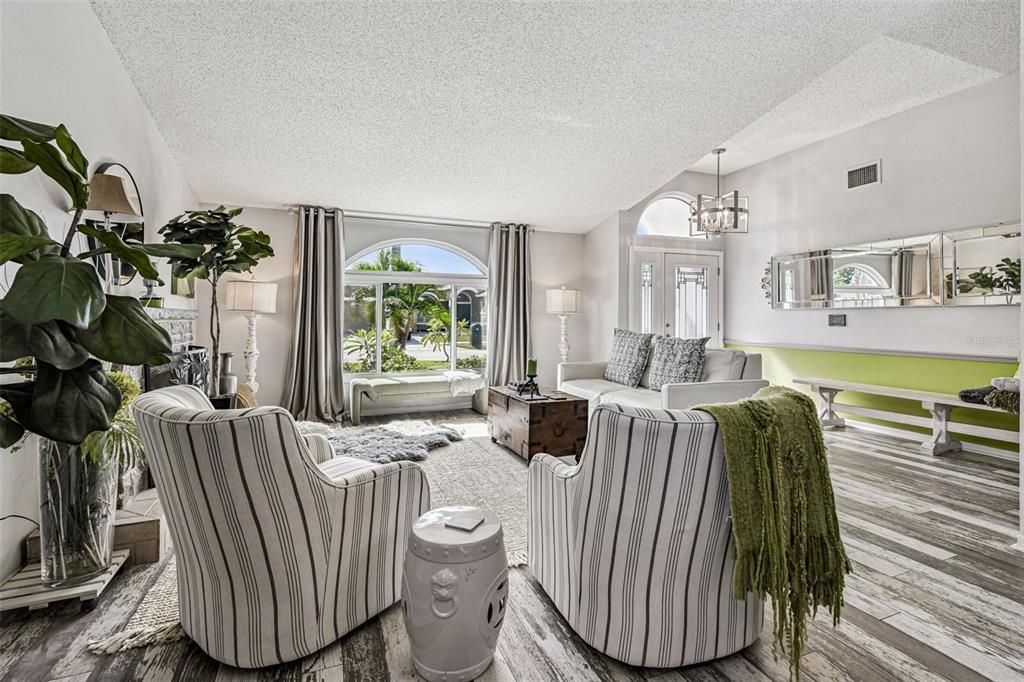 待售: $444,500 (3 贝兹, 2 浴室, 2048 平方英尺)