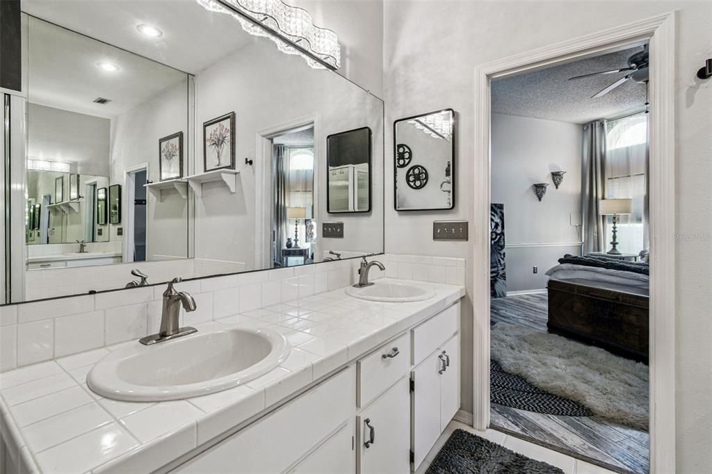 待售: $444,500 (3 贝兹, 2 浴室, 2048 平方英尺)