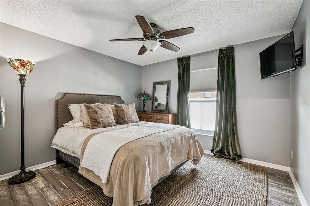 待售: $444,500 (3 贝兹, 2 浴室, 2048 平方英尺)