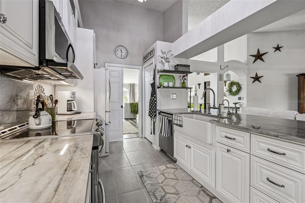 待售: $444,500 (3 贝兹, 2 浴室, 2048 平方英尺)