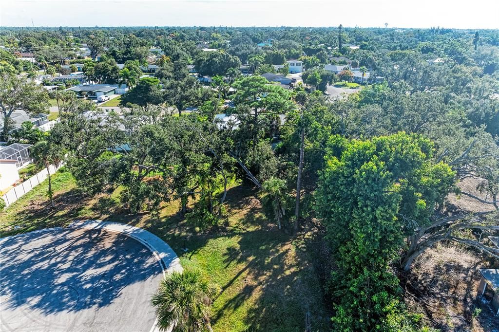 На продажу: $595,000 (0.19 acres)