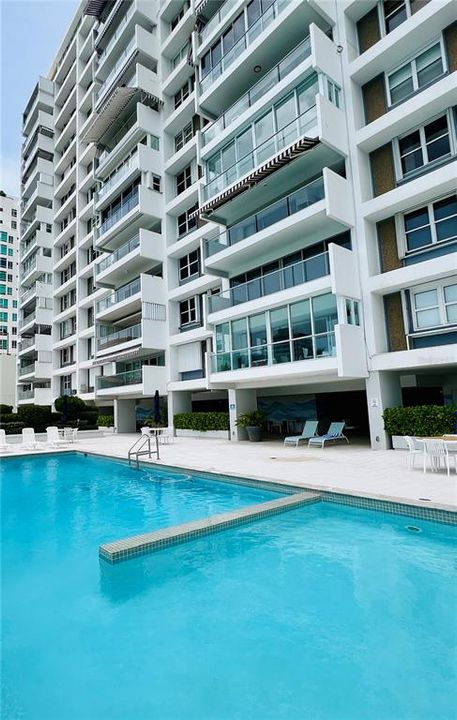 For Rent: $5,500 (2 beds, 2 baths, 1300 Square Feet)