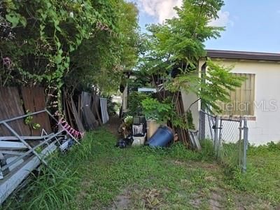 Active With Contract: $59,900 (3 beds, 2 baths, 2100 Square Feet)