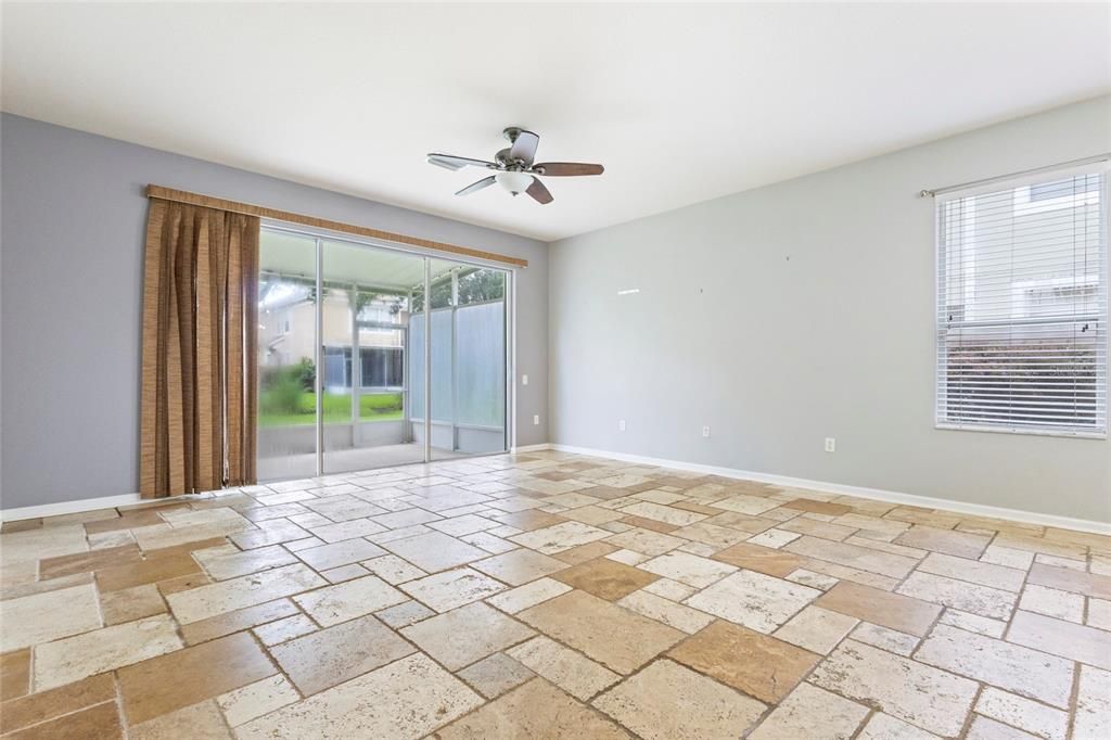 For Rent: $2,300 (3 beds, 2 baths, 1976 Square Feet)