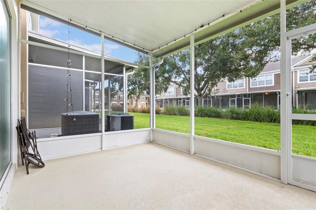 For Rent: $2,300 (3 beds, 2 baths, 1976 Square Feet)