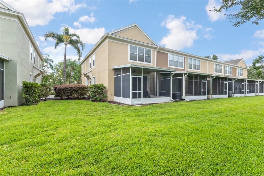 For Rent: $2,300 (3 beds, 2 baths, 1976 Square Feet)