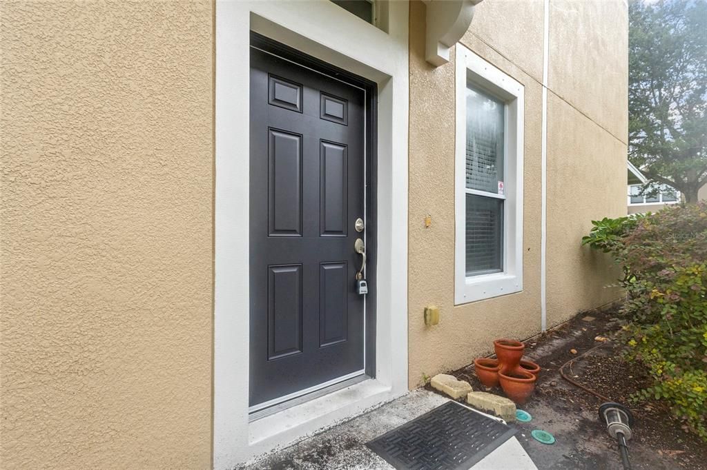 For Rent: $2,300 (3 beds, 2 baths, 1976 Square Feet)