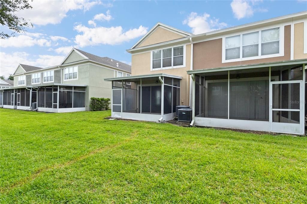 For Rent: $2,300 (3 beds, 2 baths, 1976 Square Feet)