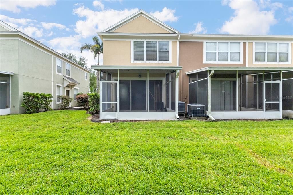 For Rent: $2,300 (3 beds, 2 baths, 1976 Square Feet)