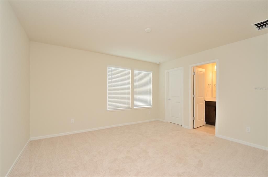 For Rent: $3,200 (4 beds, 3 baths, 2994 Square Feet)