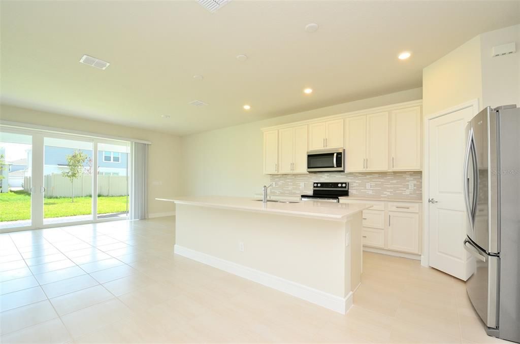 For Rent: $3,200 (4 beds, 3 baths, 2994 Square Feet)