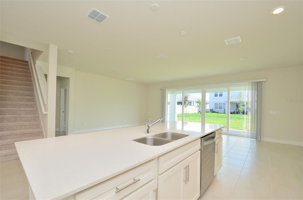 For Rent: $3,200 (4 beds, 3 baths, 2994 Square Feet)