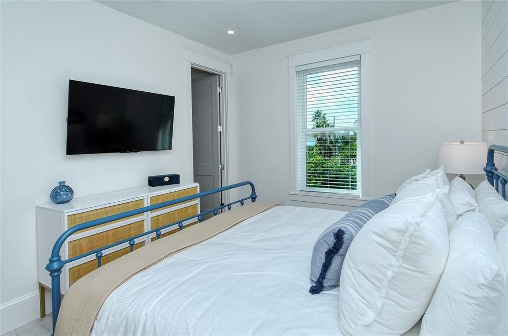 待售: $4,000,000 (7 贝兹, 7 浴室, 2821 平方英尺)