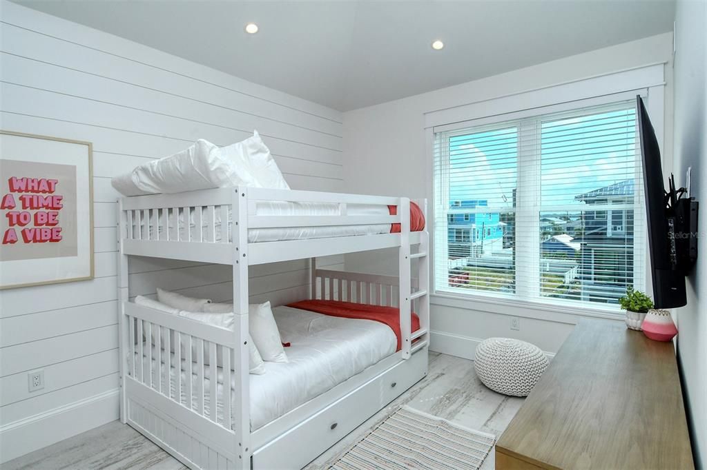 待售: $4,000,000 (7 贝兹, 7 浴室, 2821 平方英尺)