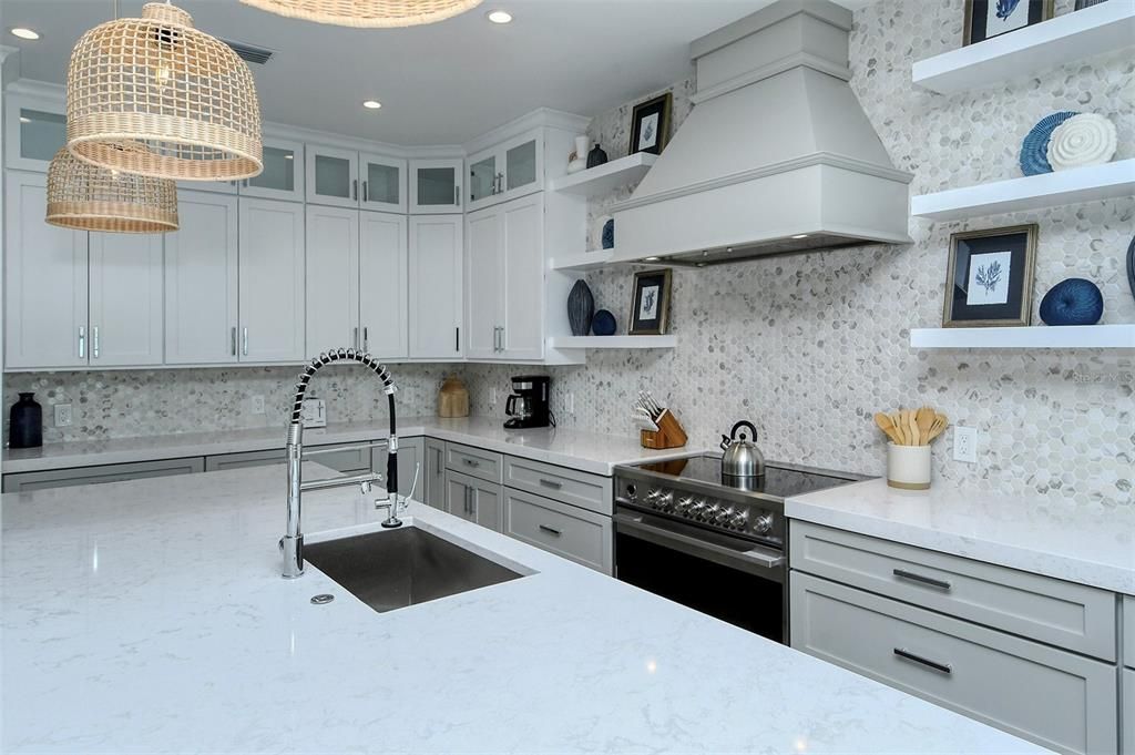 待售: $4,000,000 (7 贝兹, 7 浴室, 2821 平方英尺)