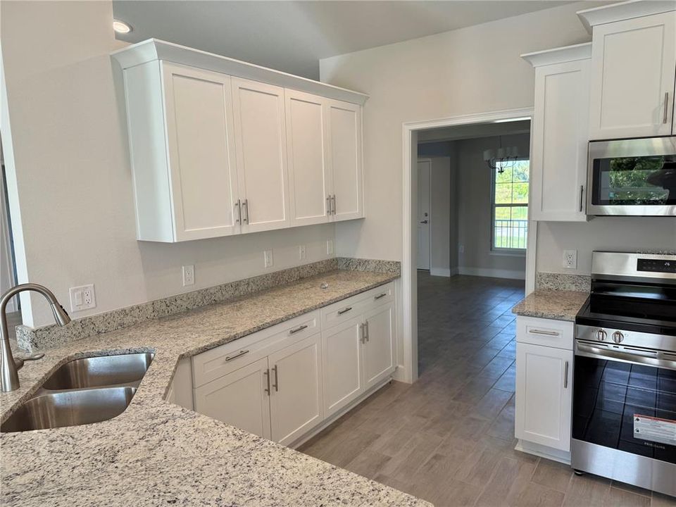 待售: $359,200 (3 贝兹, 2 浴室, 2010 平方英尺)