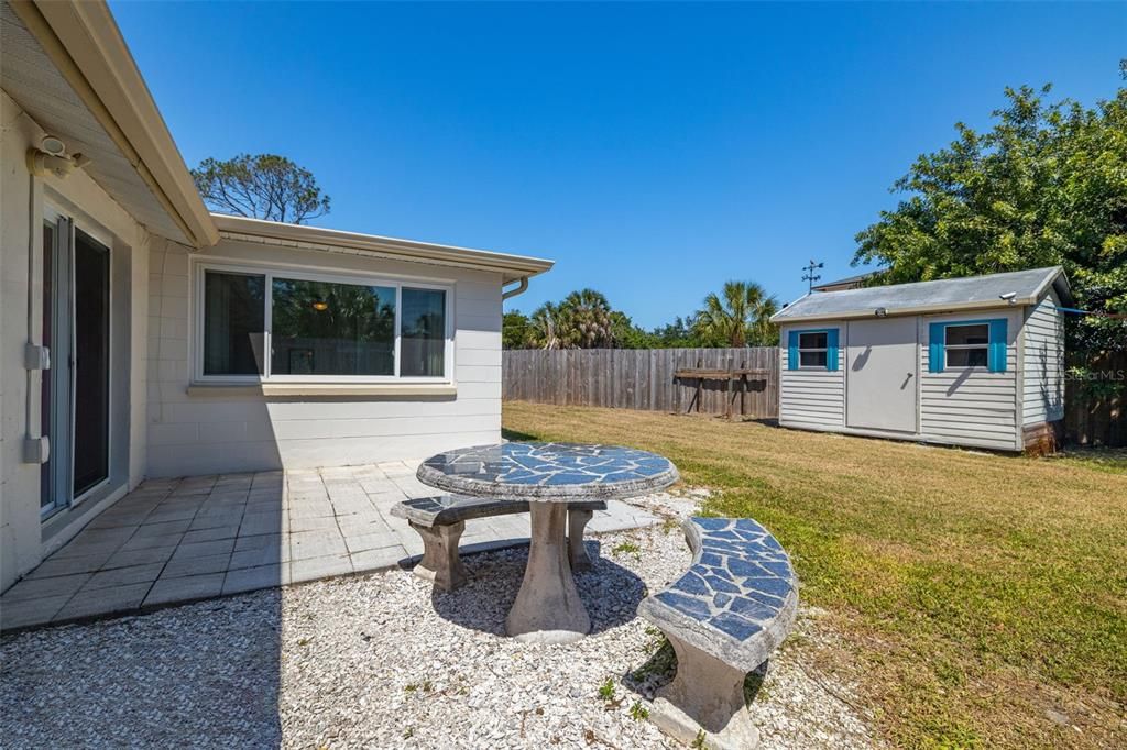 待售: $349,900 (2 贝兹, 2 浴室, 1296 平方英尺)