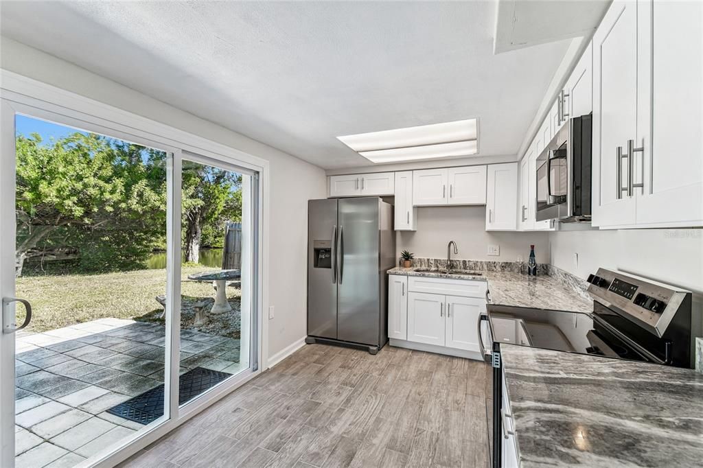 待售: $349,900 (2 贝兹, 2 浴室, 1296 平方英尺)