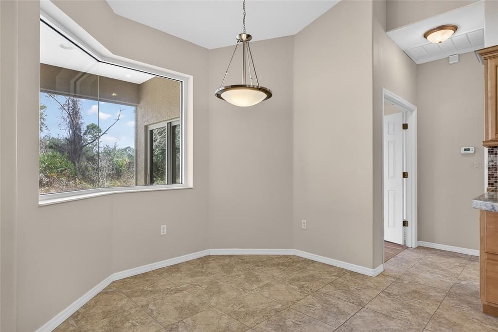 Active With Contract: $339,900 (3 beds, 2 baths, 1924 Square Feet)