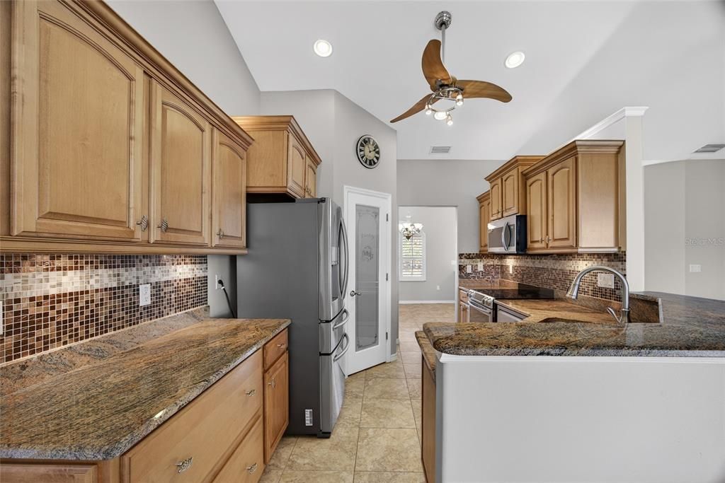 Active With Contract: $339,900 (3 beds, 2 baths, 1924 Square Feet)