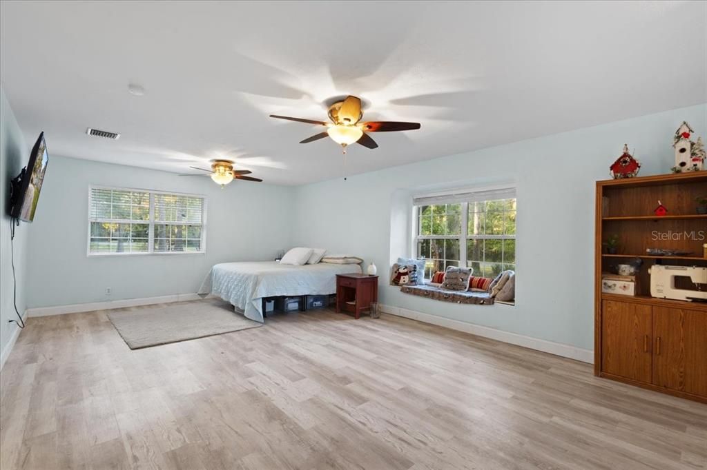 For Sale: $629,900 (4 beds, 3 baths, 3156 Square Feet)